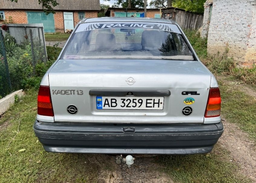 Опель.  кадет. .
