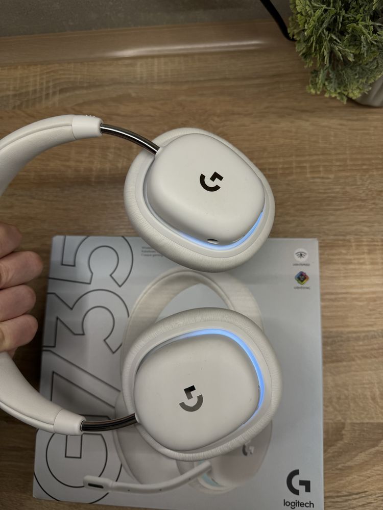 Продам наушникики Logitech G735. Состояние идельное.