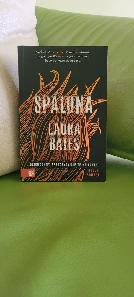 Bestsellerowy thriller "Spalona" Laura Bates