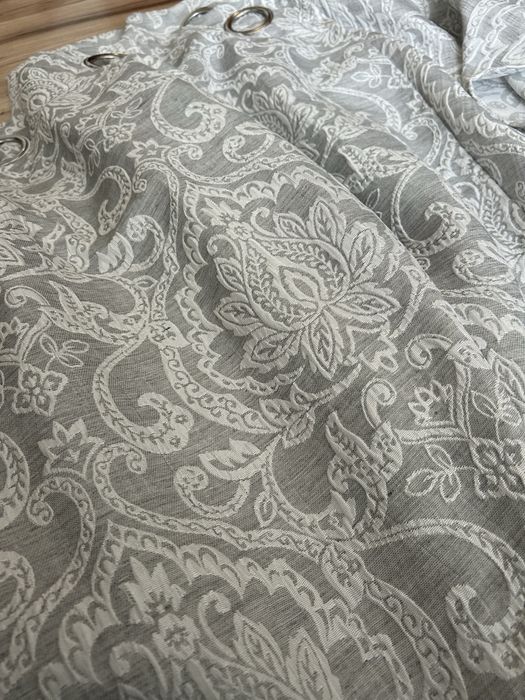 Zaslony szare we wzory