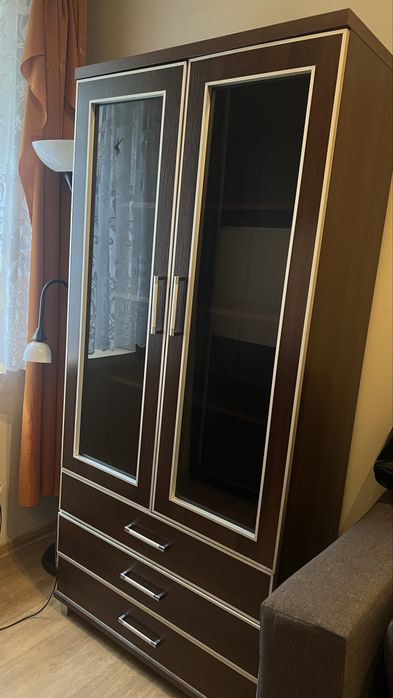 Witryna z szufladami