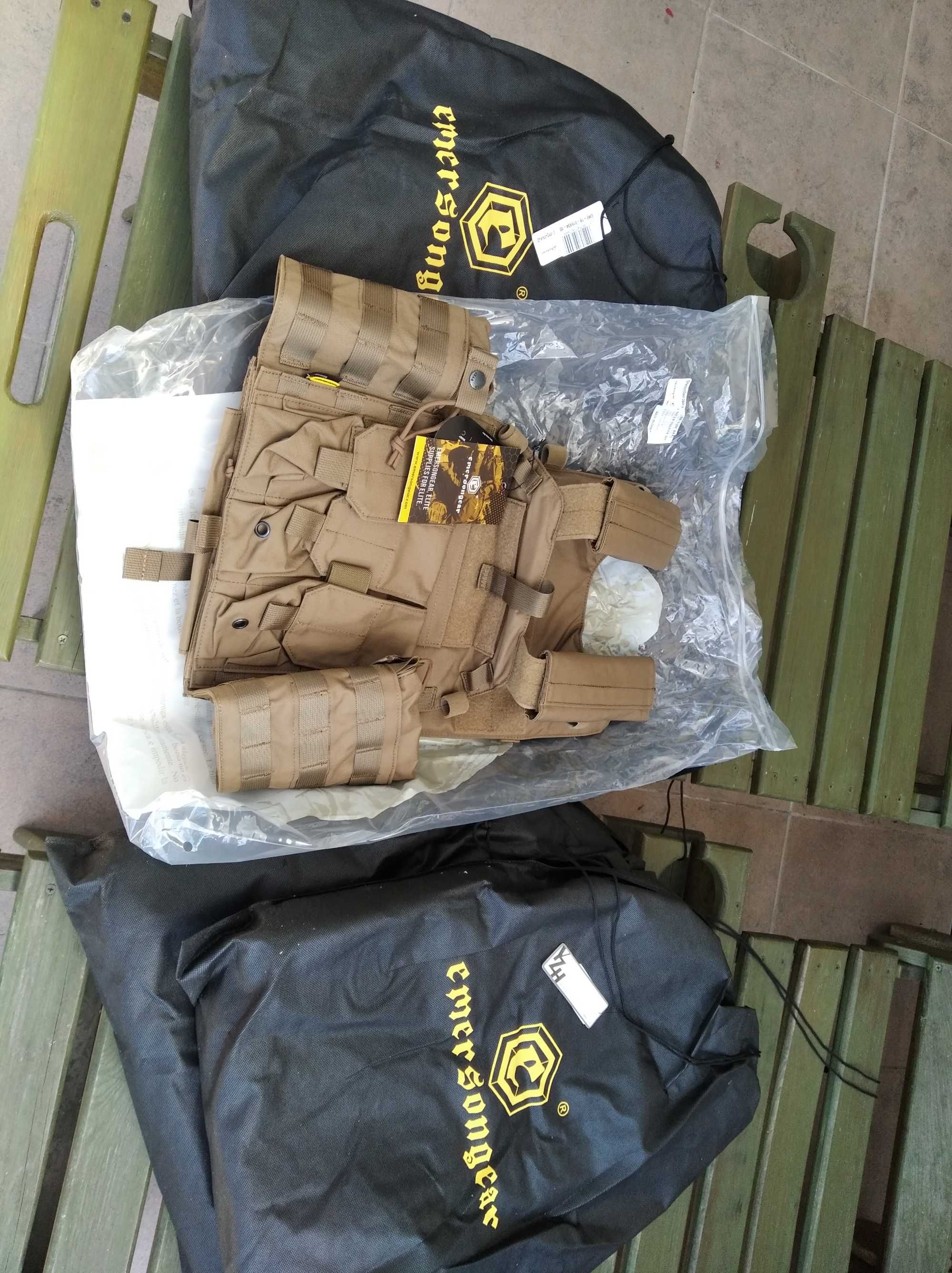 NOWA Kamizelka Taktyczna Emerson typ 94K Plate Carrier M4 COYOTE Khaki