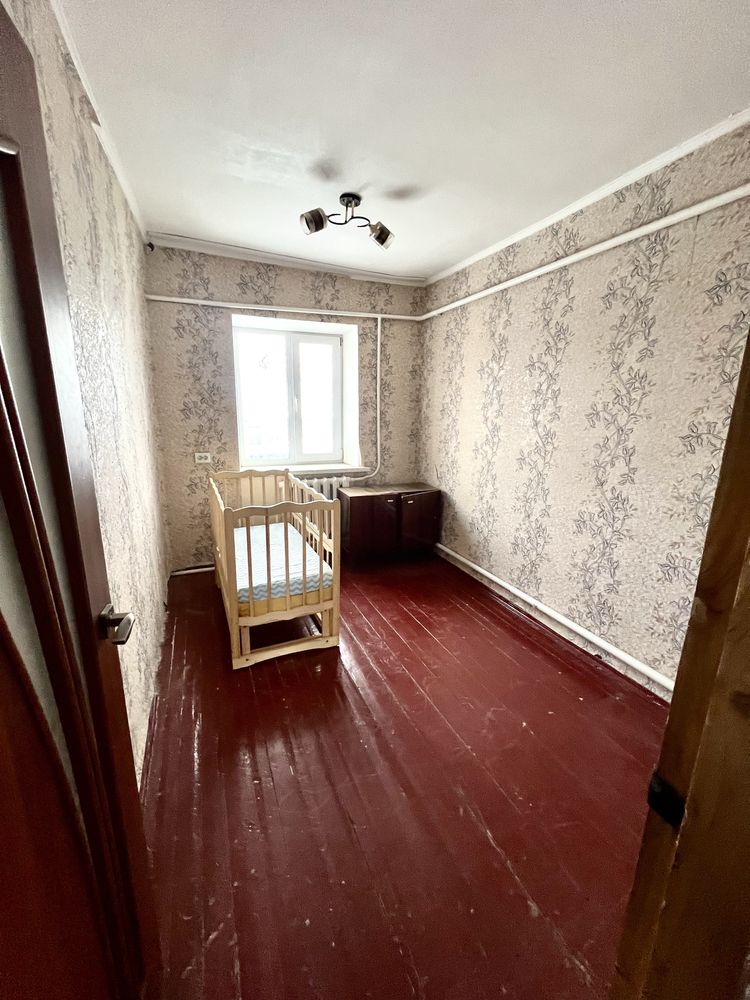 Продається квартира в селищі Мирне