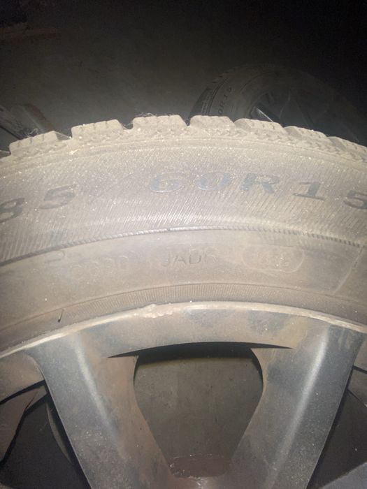 Продам титани з зимовою резиною r15 5x100