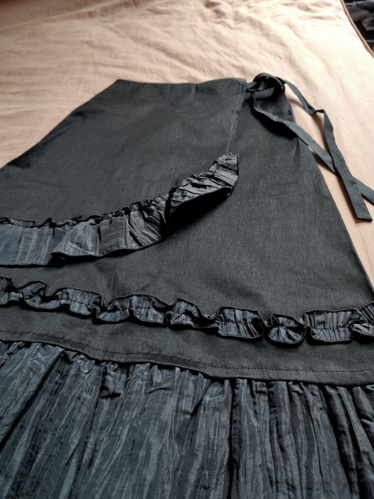 Długa elegancka spódnica z falbankami galowa 146