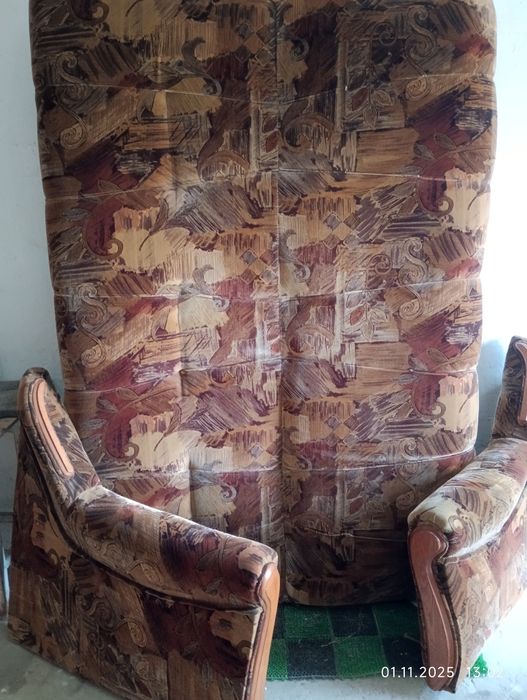 Продам диван б/у в доброму стані.