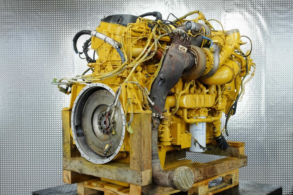 Remont silnika Caterpillar C15 do wozidła, kruszarki, ładowarki