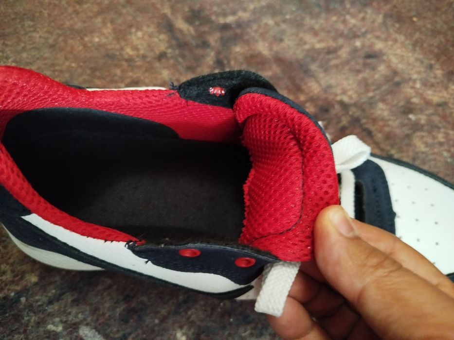 Кроссовки, кросівки 43р .НОВІ.