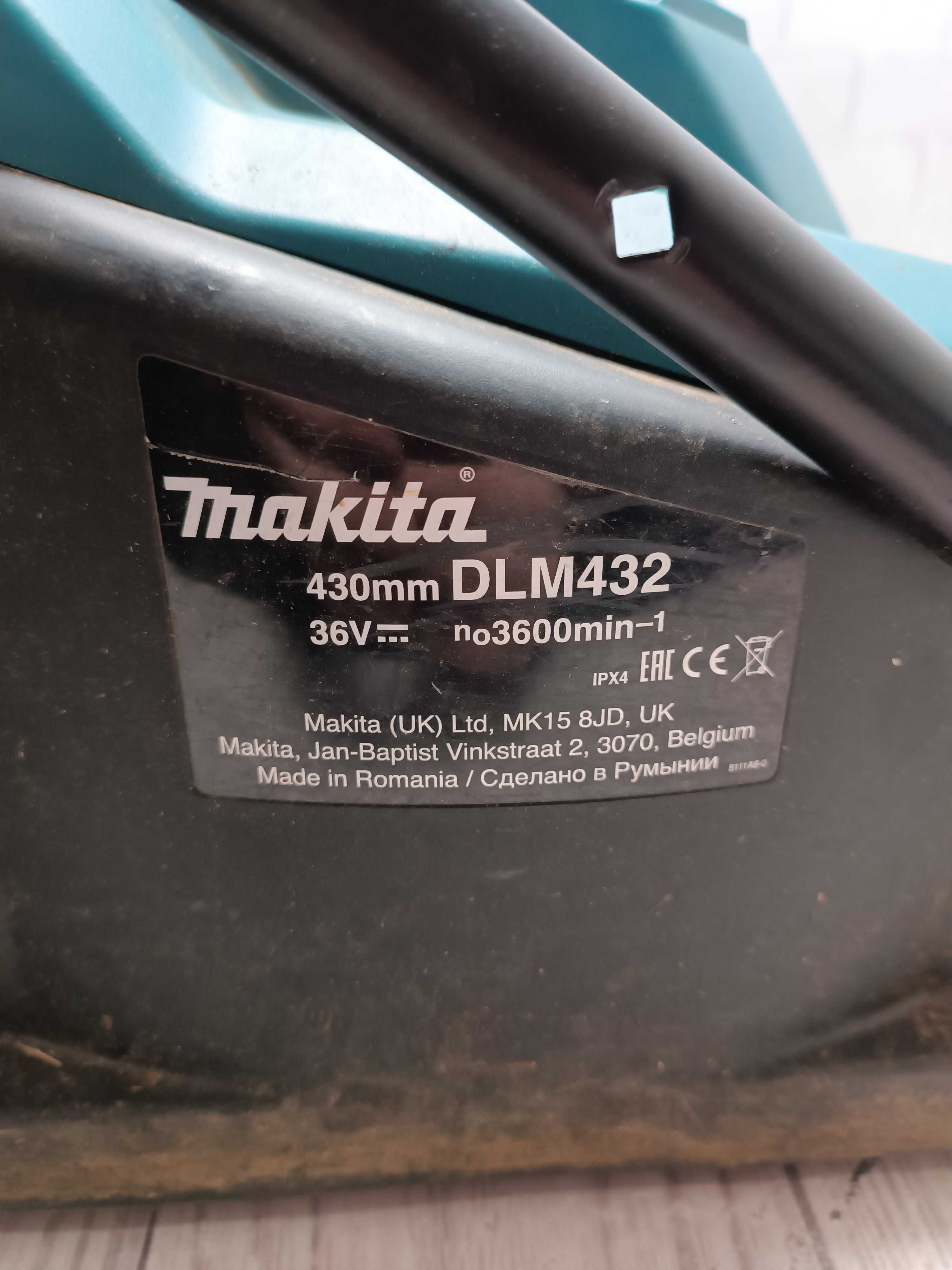 Makita DLM432 акумуляторна газонокосарка (без АКБ) ширина 43 см