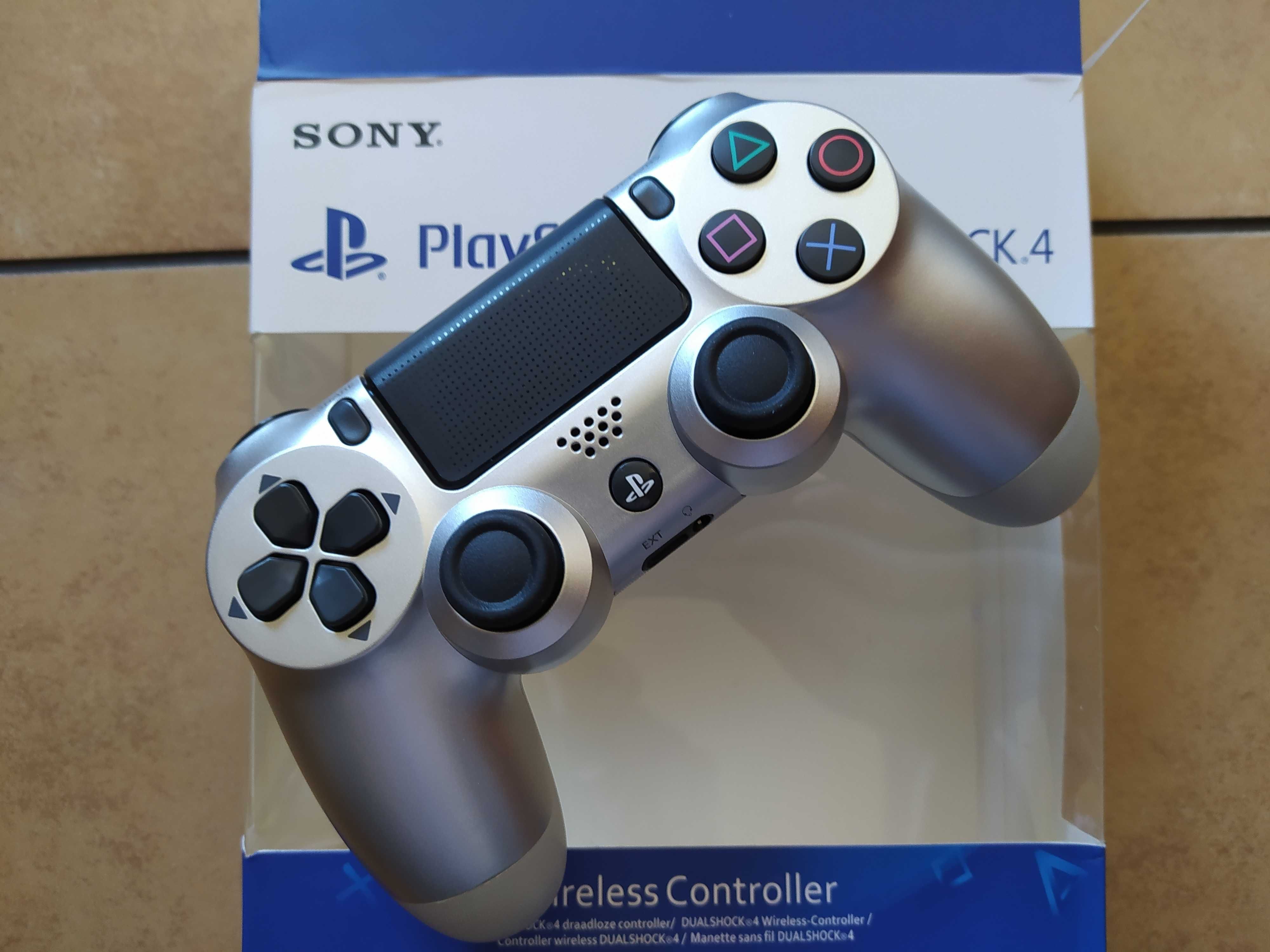 Kontroler do PS4 w kolorze srebrnym wersja v2
