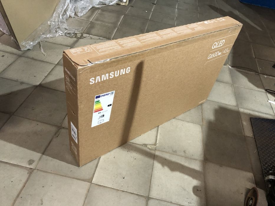 Телевізор Samsung QLED QE-55Q60D, 50Q60D, 43Q60D