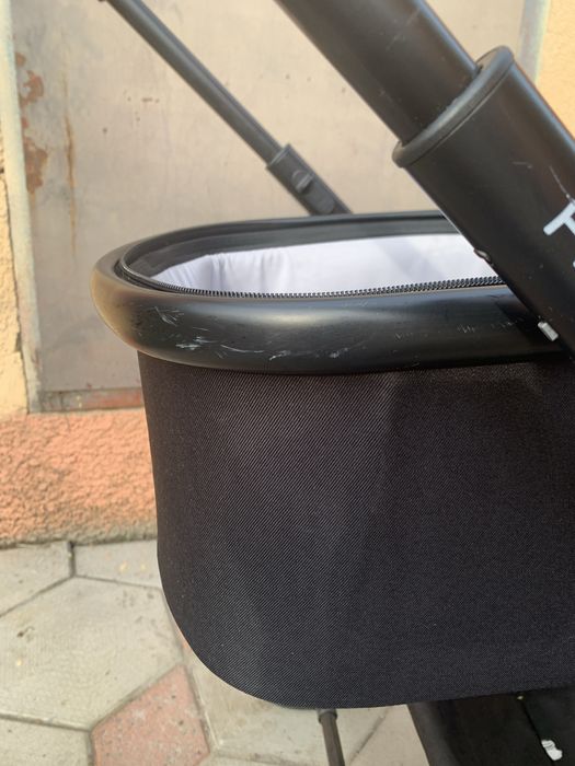 Коляска FreeON 3 в 1 , легка та компактна