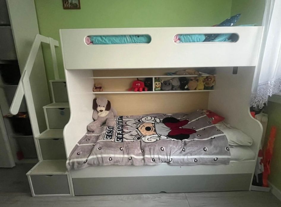 Łóżko piętrowe schodki szuflady