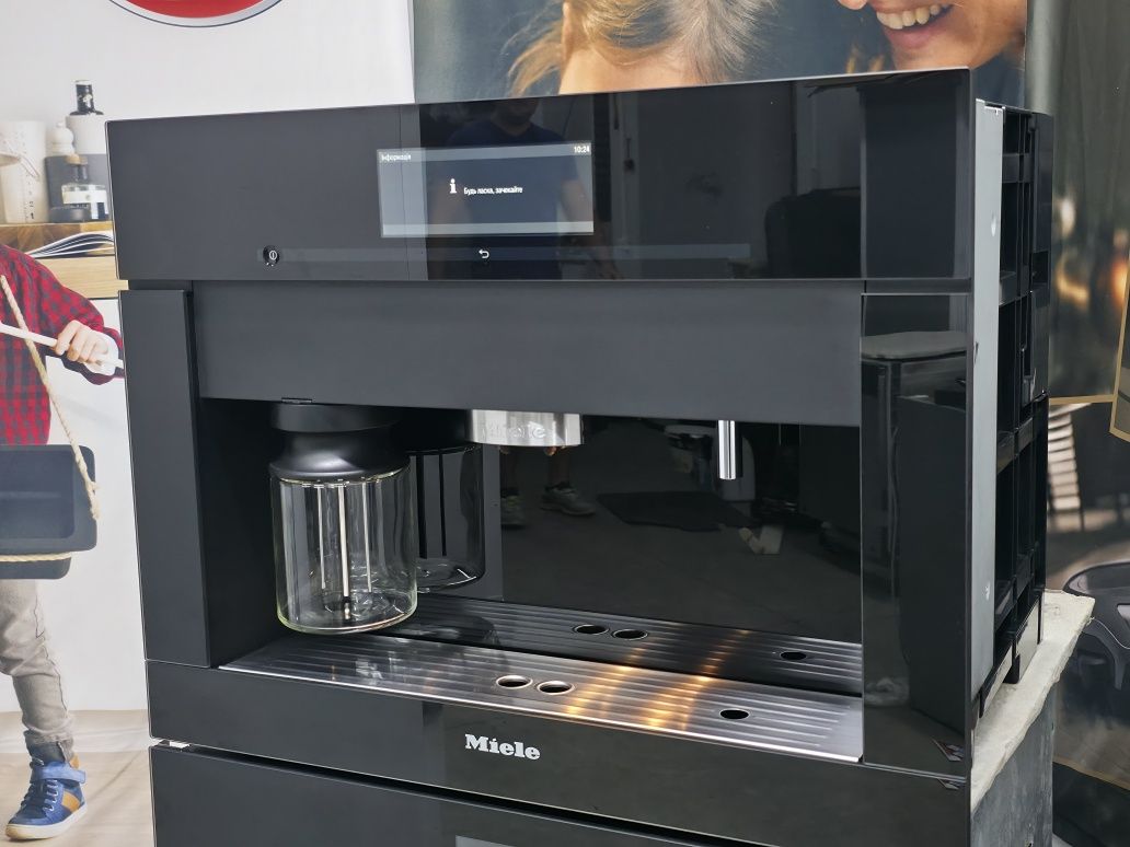Комплект Духова шафа пароварка Miele DGC  кавомашина Miele CVA6805