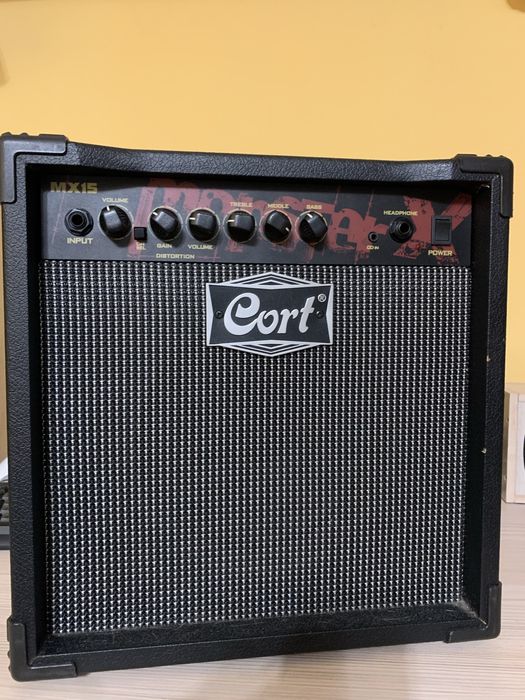 Комбік гітарний cort 15w