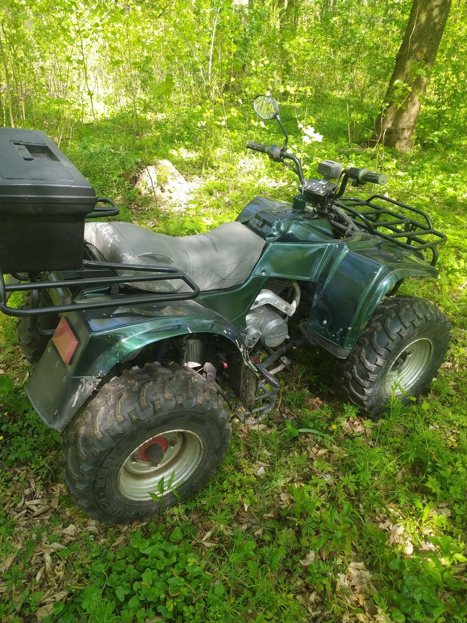 Продам  квадроцикл Kawasaki KLF 300