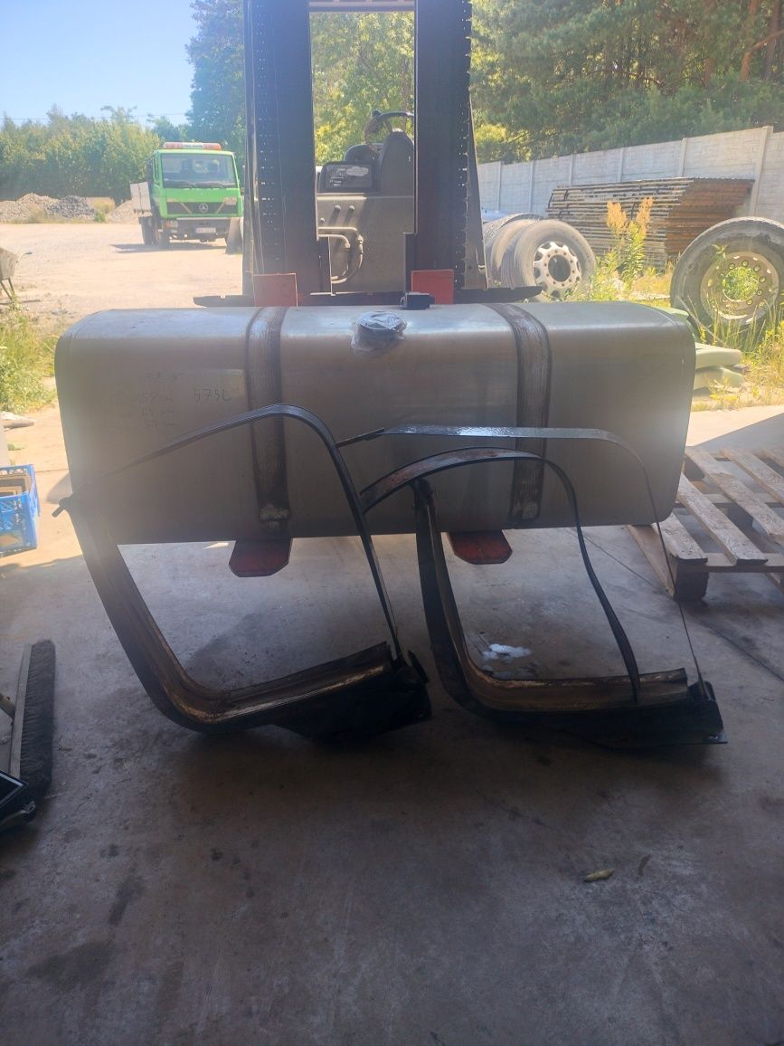 Zbiornik low deck Man 575L