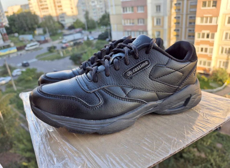 Жіночі шкіряні кросівки Restime р. 38 устілка 25 см осінь кроссовки