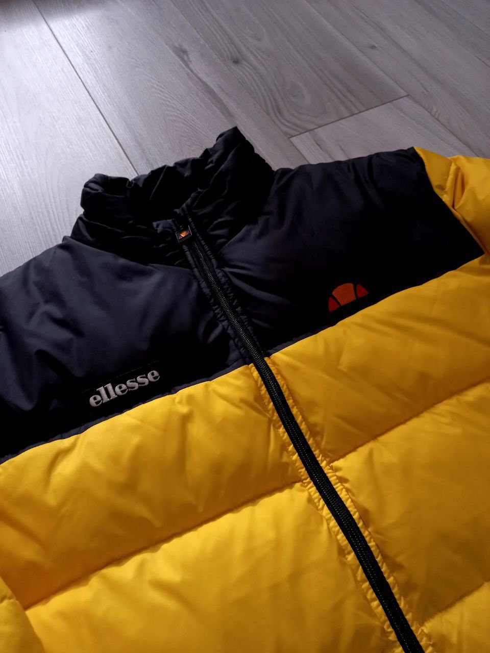 Продам пуховик ellesse