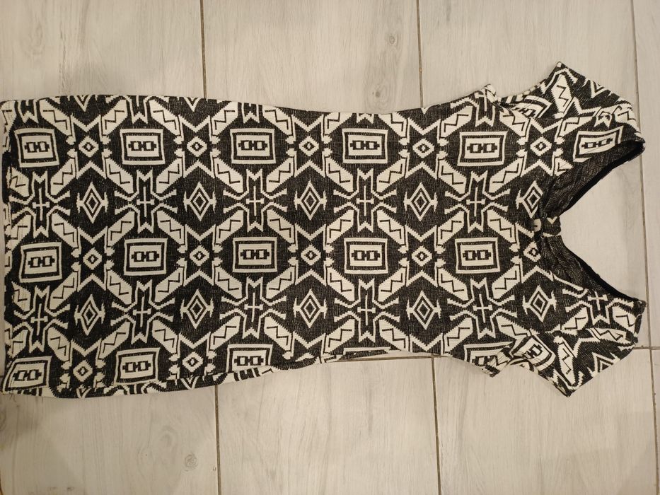 Sukienka mini dzianinowa w azteckie wzory Tally Weijl rozm. S