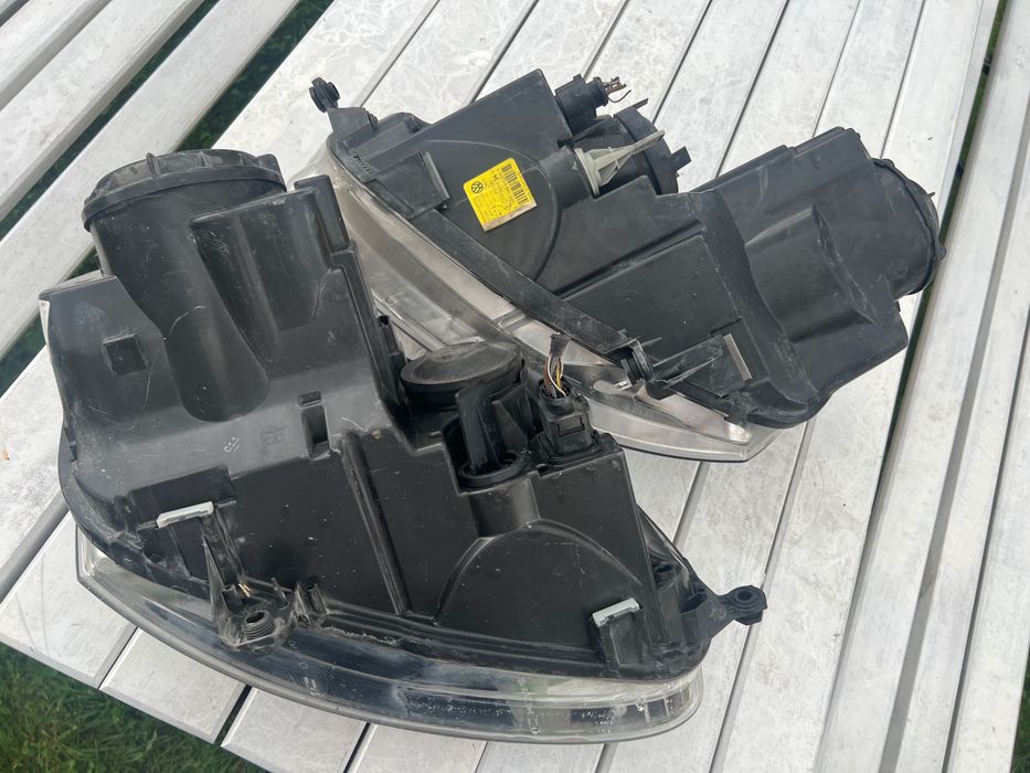 Lampa przód komplet LEWA i PRAWA VW GOLF MK5 Europa oryginal