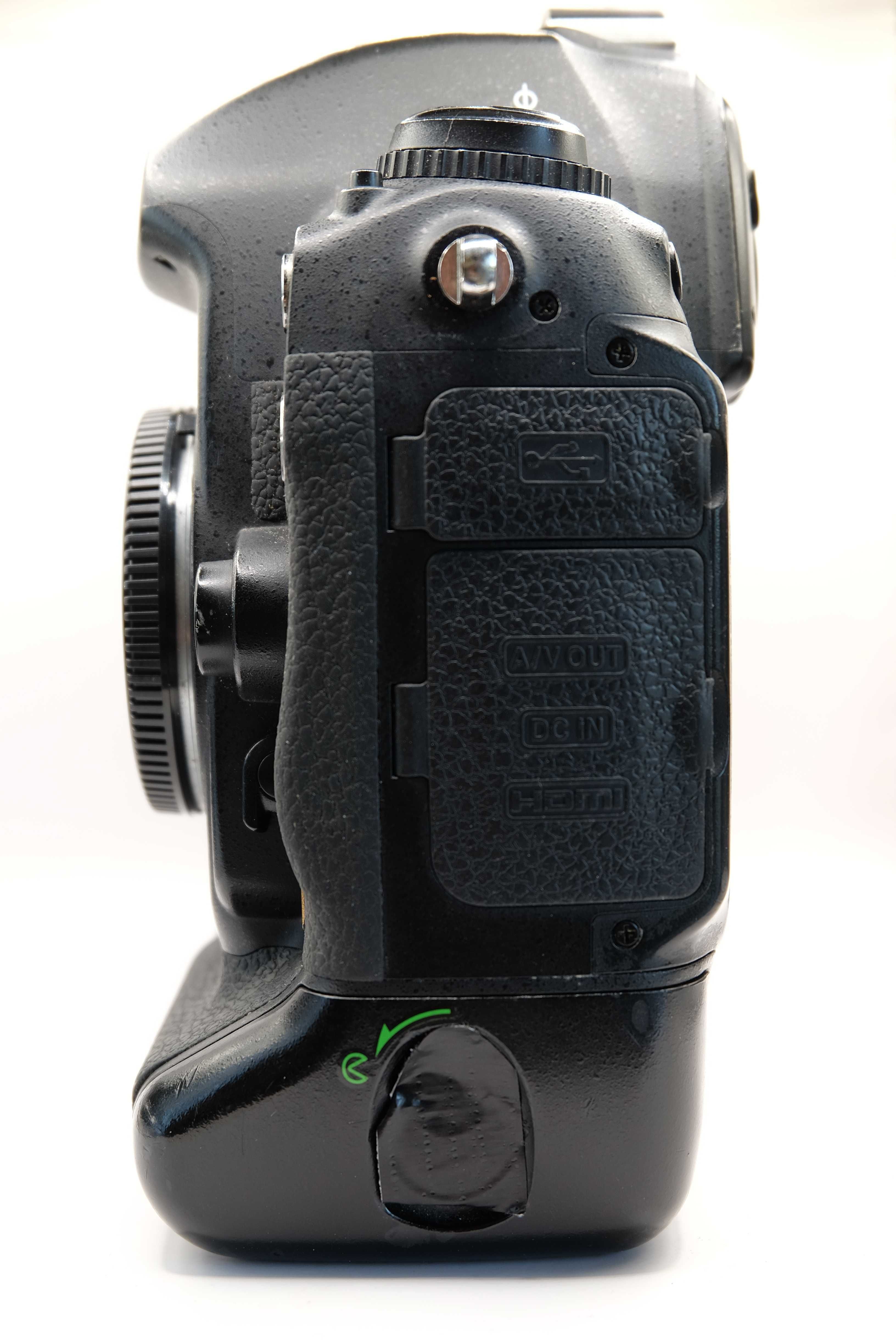 Corpo Profissional Full Frame DSLR Nikon D3 - shutter count baixo