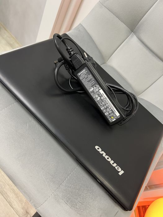 Мощный, надежный ноутбук Lenovo, новый SSD