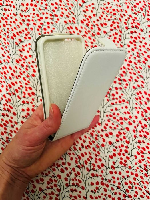 Etui pokrowiec biały pionowy na telefon