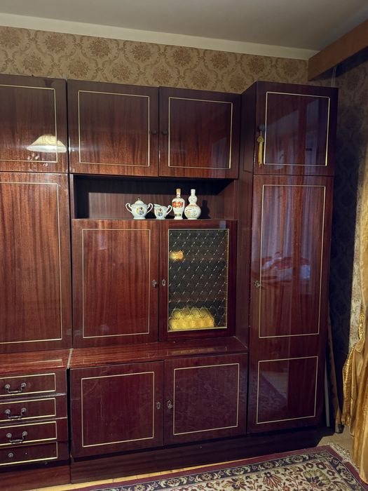 Продам шкаф стенку огромный советский