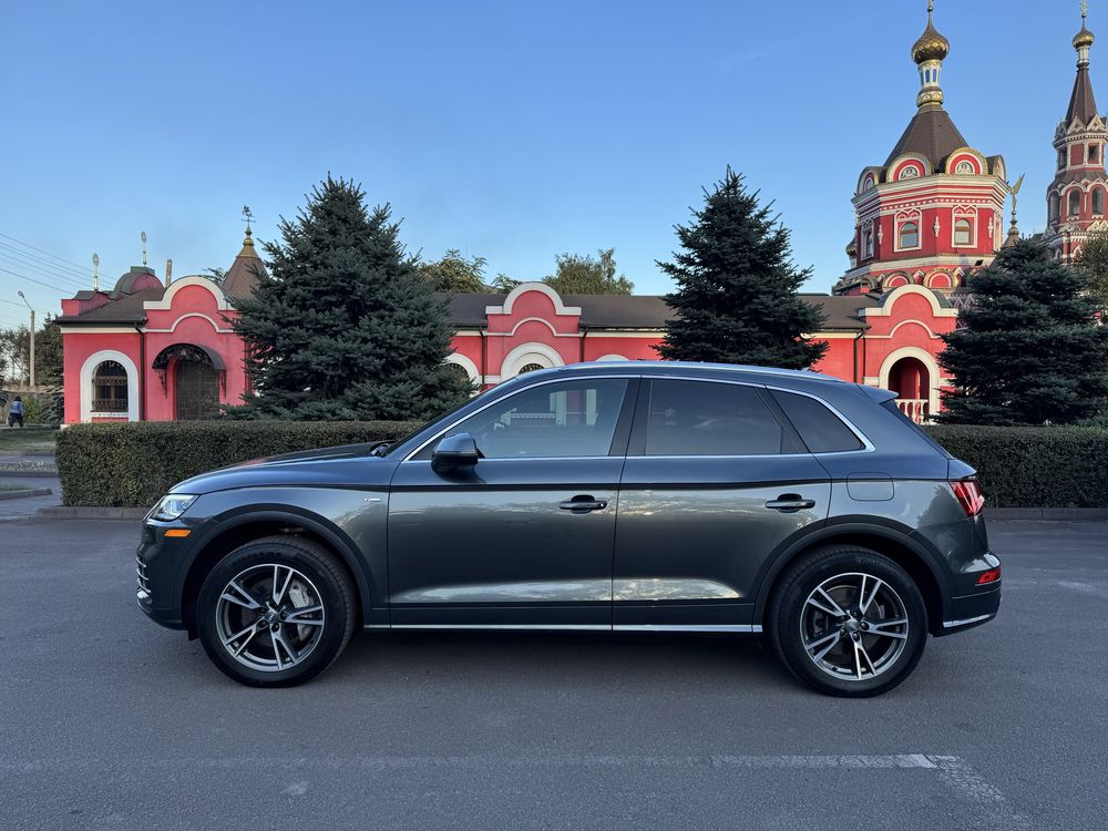Продам audi q5 e-tron 45 Гибрид