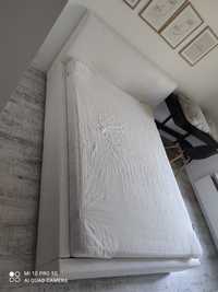 Łóżko tapicerowane ze skrzynią i materacem 140x200