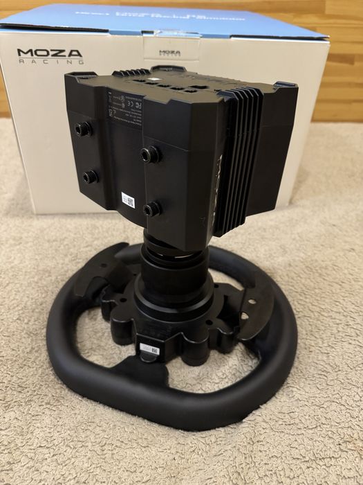 Відмінний стан. Ігрове кермо Moza R5