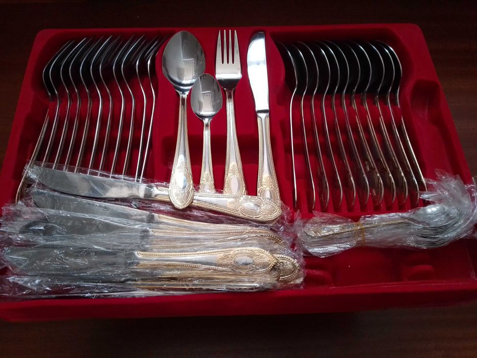 Faqueiro de 84 peças inox e dourado