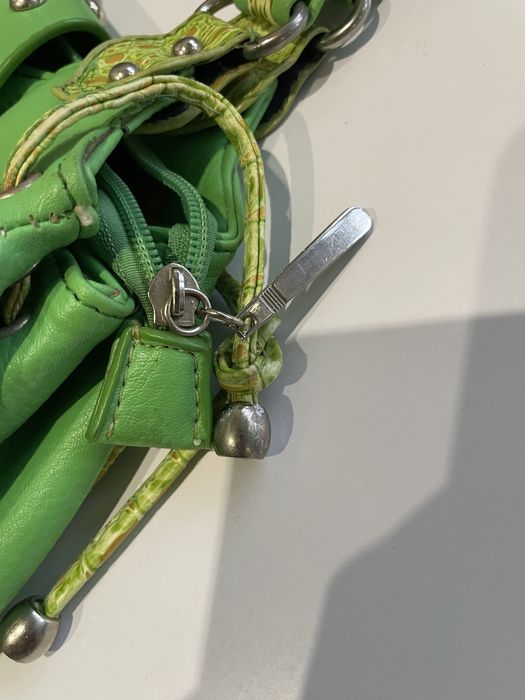 зелена вінтажна сумка