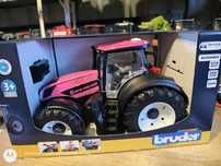 Bruder New Holland Pink