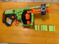 NERF Zombie Strike Doominator + 36 strzałek