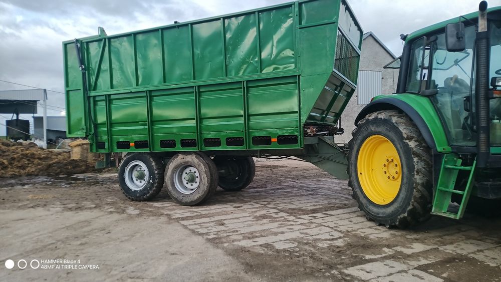 Fortschritt t-088 przyczepą objętościowa 30m3 rozrzutnik obornika