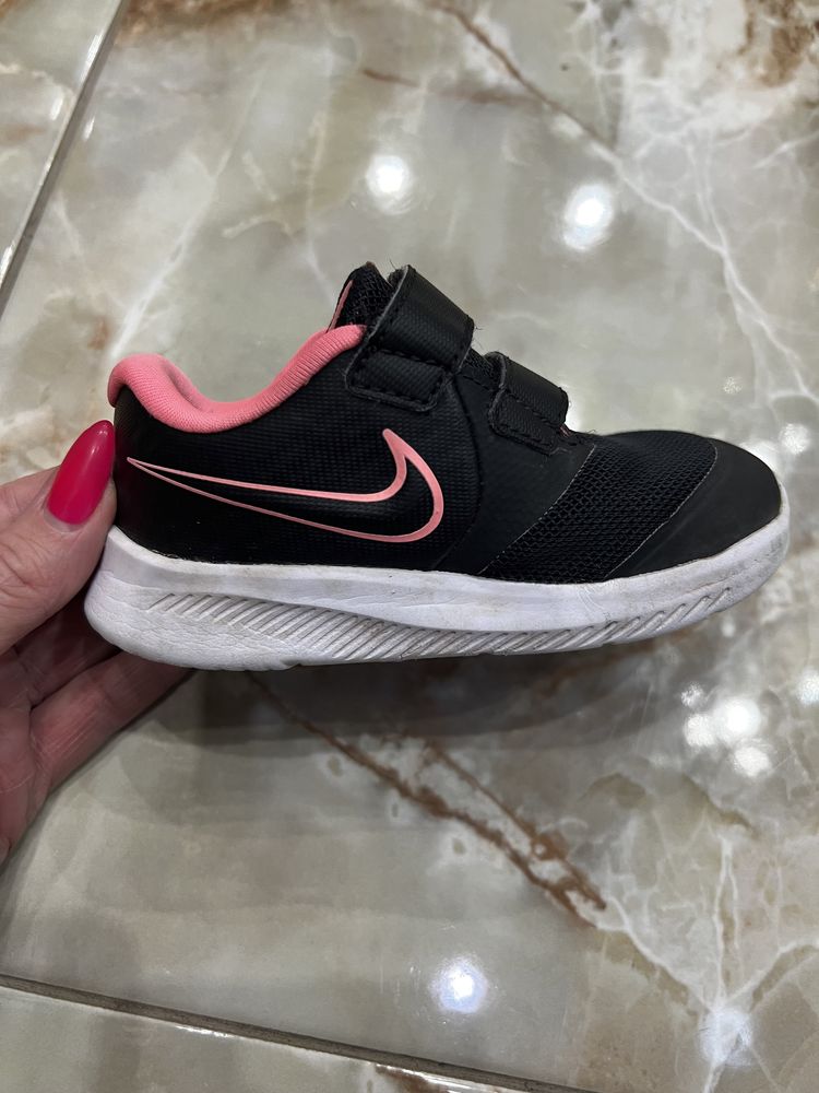 Продам кроссовки Nike р.22