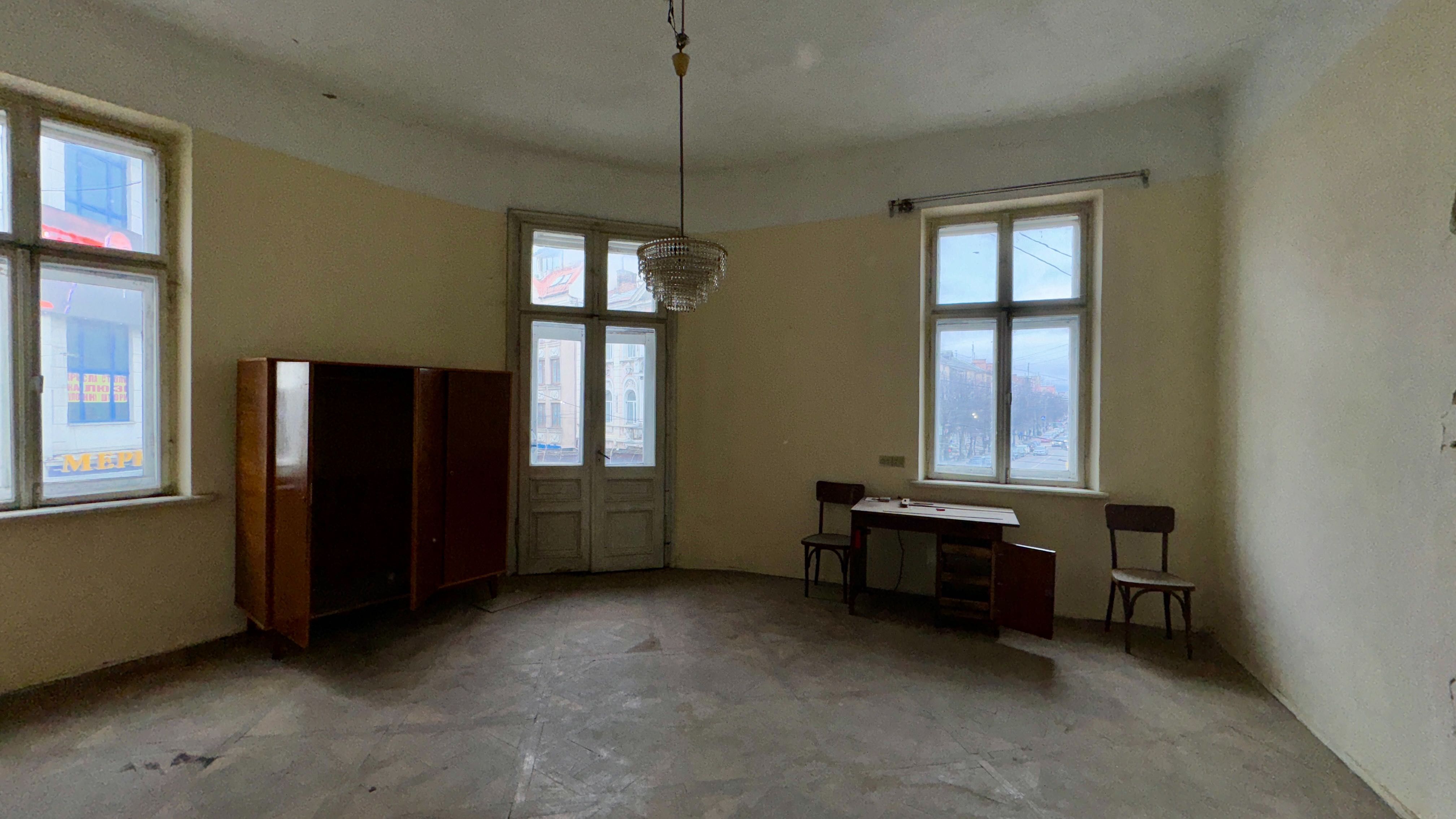 2 кімнатна квартира в центрі вул.Дністровська можливо під комерцію