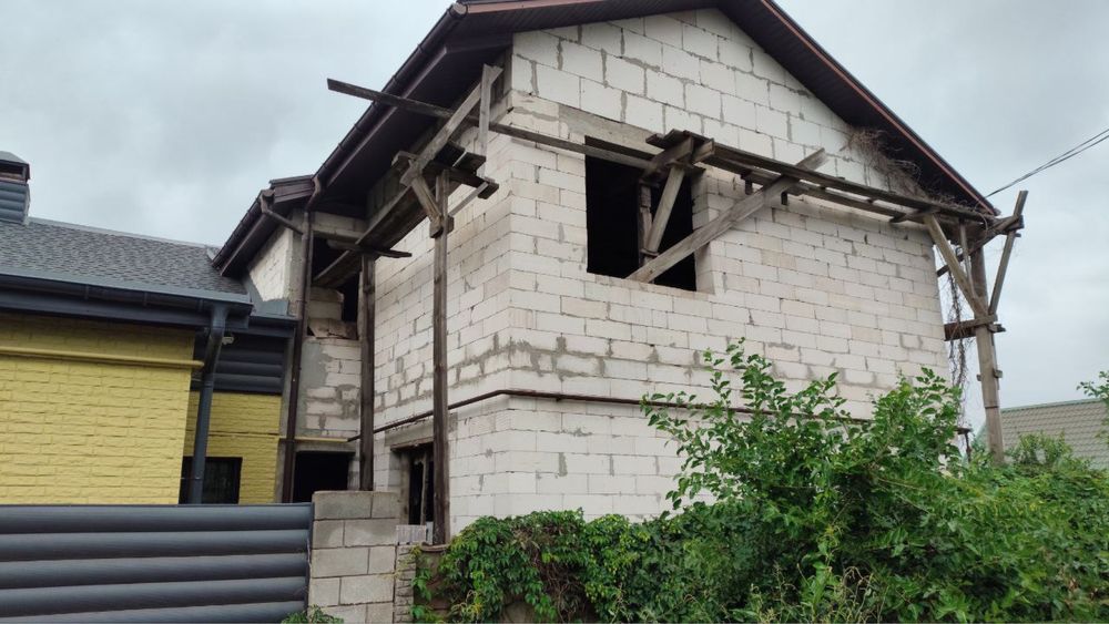 Продаж квартири в недободованої будівлі  на 85 му кварталі !