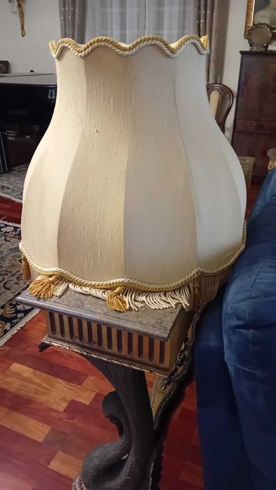 Abat-jour clássico de grandes dimensões, alemão