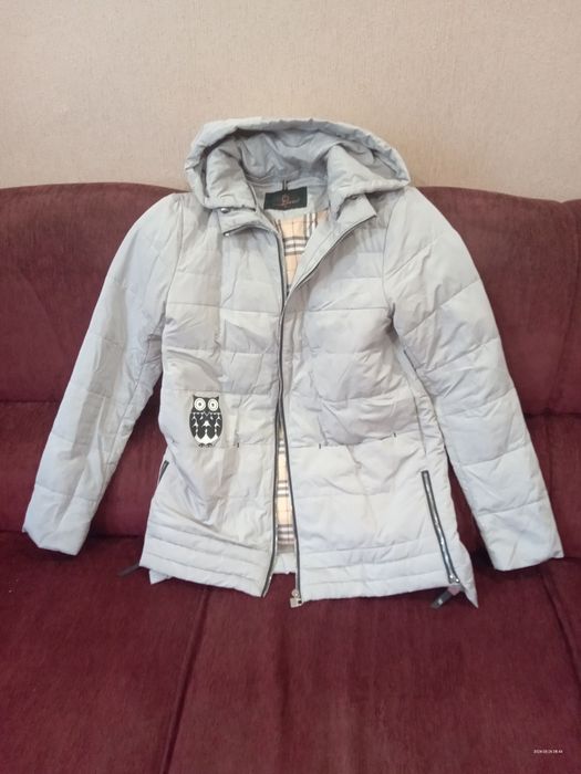 Куртка на дівчину