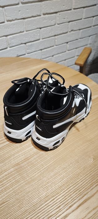 Нові утеплені черевики Skechers D'lites