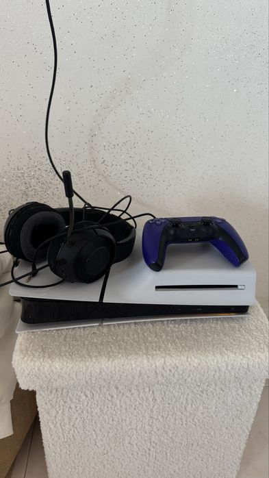 Vendo ps5 com um comando ambos novos um auscultadores da razer e fc26