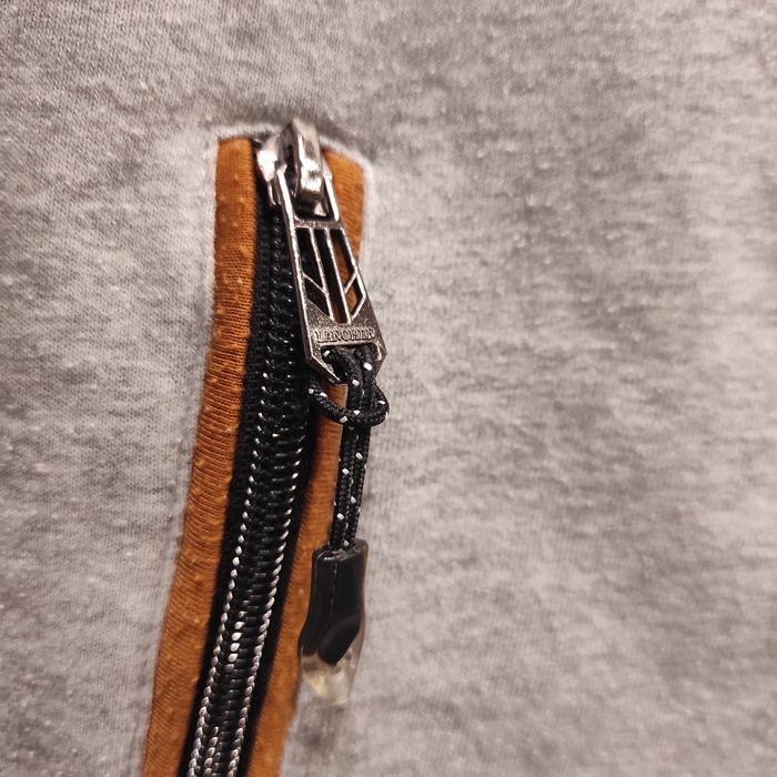 Długa ciepła bluza