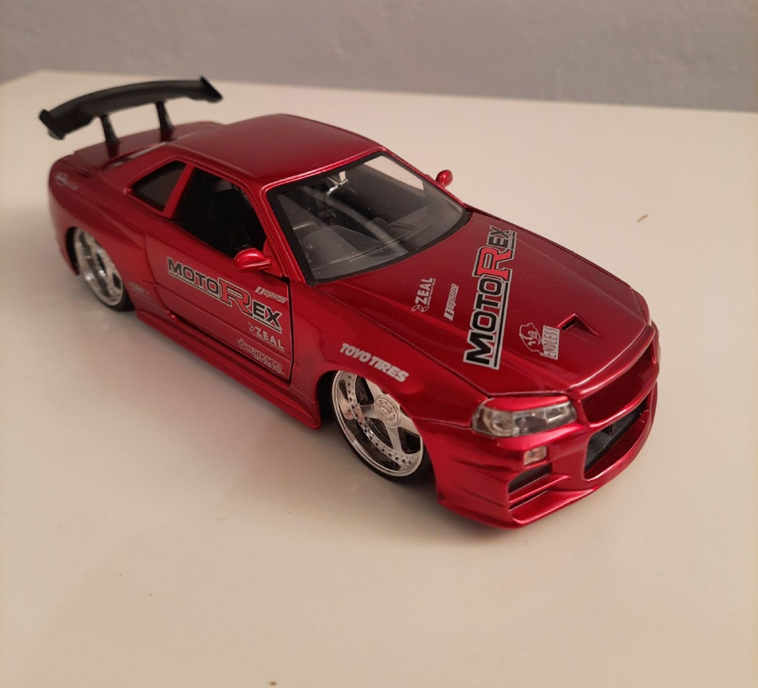 Модель авто 1/24 от Jadatoys Nissan Skyline GTR R34. Металл