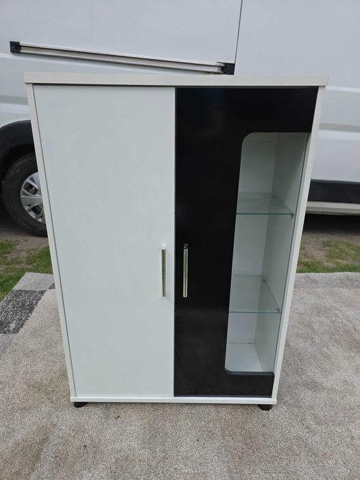 Komoda / Witryna w bdb stanie, szklane półki