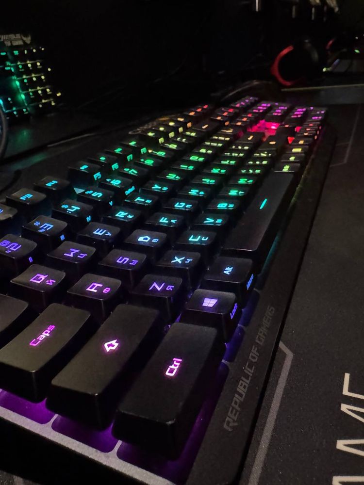 Поодам Клавиатуру Rog strix scope rx