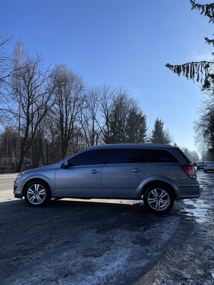 Opel Astra H 2009 рік 1.7 Дизель