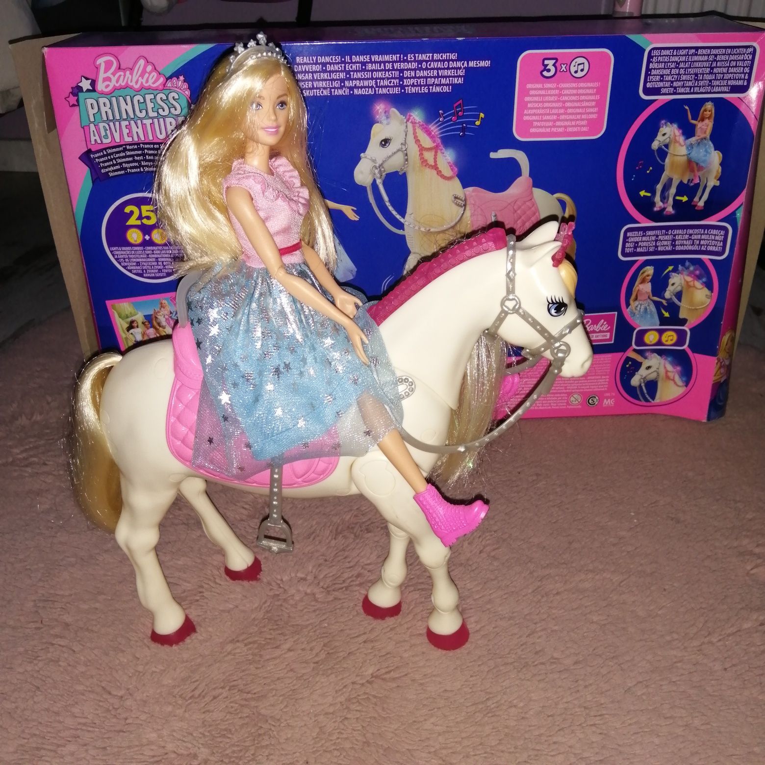 Barbie z interaktywnym koniem Mattel